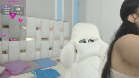 Charlotte online show from November 17, 7:27 pm