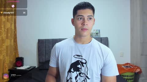 Snapshot of iamdylan777 chatting on January 10, 1:21 am Dylan independent model online show from January 10, 1:21 am