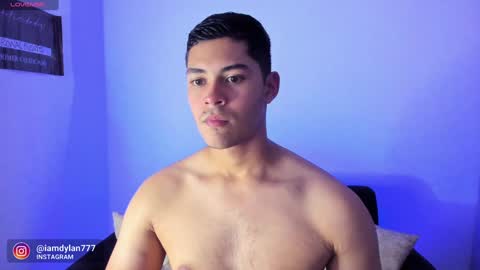 Snapshot of iamdylan777 chatting on January 22, 10:59 pm Dylan independent model online show from January 22, 10:59 pm