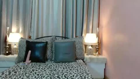 Xayah jones online show from April 4, 2:46 pm