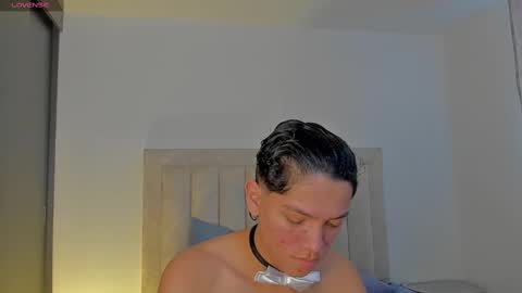 Snapshot of iamjulian_ chatting on September 13, 9:17 pm Juliiiiian online show from September 13, 9:17 pm