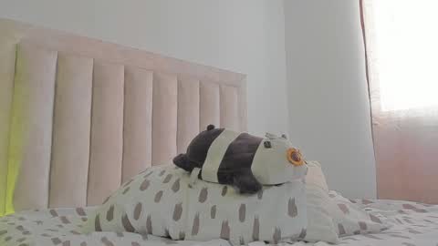 Snapshot of iamjulian_ chatting on March 5, 2:34 pm Juliiiiian online show from March 5, 2:34 pm