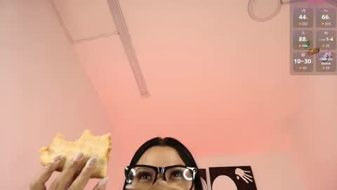 IM LOLA  online show from October 15, 4:05 am