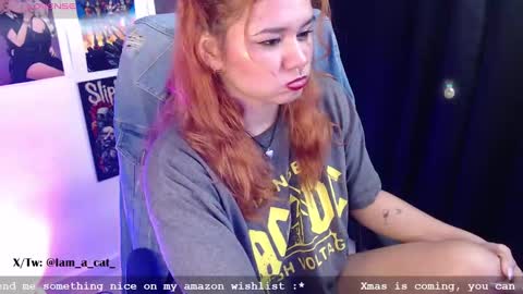 Snapshot of iammari_ chatting on December 2, 11:24 pm Mari online show from December 2, 11:24 pm