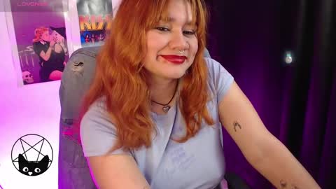 Snapshot of iammari_ chatting on February 4, 8:56 am Mari online show from February 4, 8:56 am