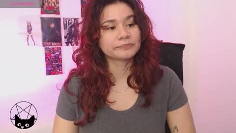 Snapshot of iammari_ chatting on September 20, 7:44 am Mari online show from September 20, 7:44 am