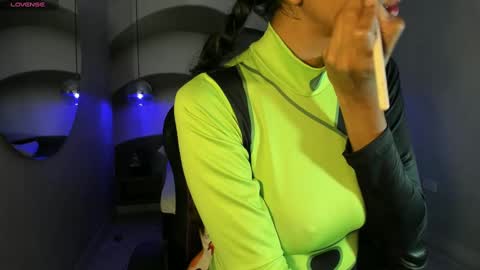 Nayuta online show from March 5, 8:10 pm