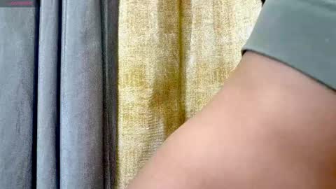 Snapshot of iamsomeone1234 chatting on September 15, 8:43 pm Iamnidhicam online show from September 15, 8:43 pm