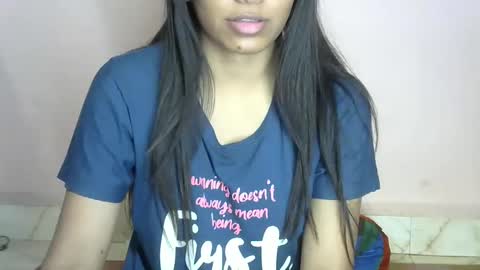 iamHotTaara online show from March 8, 8:03 pm