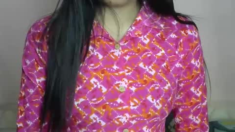 iamHotTaara online show from February 14, 6:08 pm