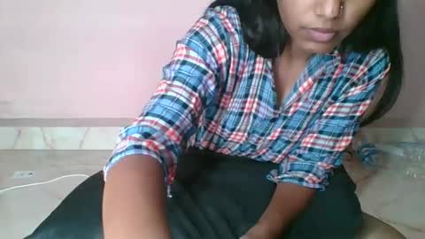 iamHotTaara online show from September 17, 5:22 am