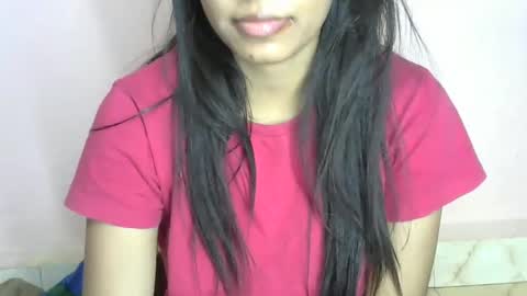 iamHotTaara online show from February 7, 8:01 am