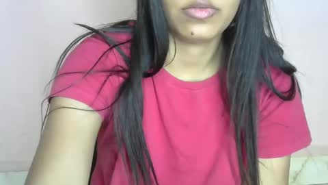 iamHotTaara online show from February 7, 11:01 am