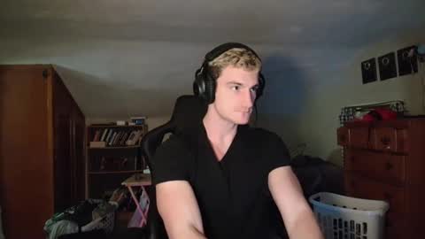 iamtommyparker online show from October 18, 4:16 am