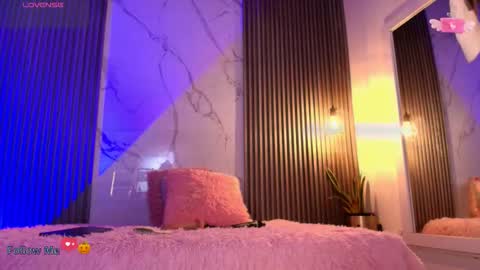 V I C T O R I A online show from November 3, 7:48 pm