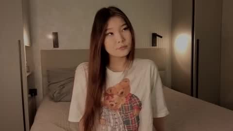 iamyuki_ online show from November 10, 2:53 pm