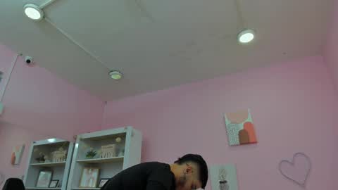 Snapshot of ian_castillo_ chatting on March 7, 11:07 am IAN CASTILLO online show from March 7, 11:07 am