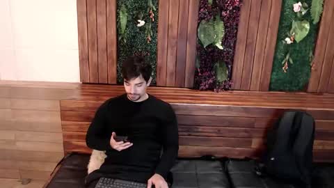 Ian Davis online show from October 4, 11:52 am