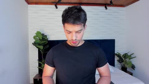 Ian Davis online show from February 9, 8:13 pm
