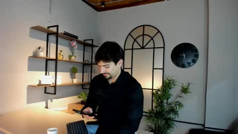 Ian Davis online show from October 20, 11:59 am