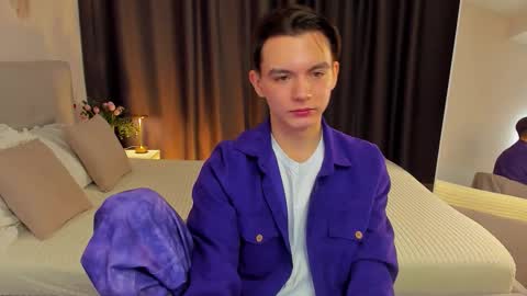 ian online show from February 25, 6:06 am