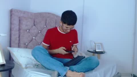 Ian Thompson online show from November 15, 2:51 pm