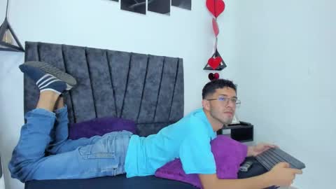 Ian Thompson online show from October 6, 6:37 pm