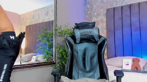 Ian White online show from September 18, 9:08 pm