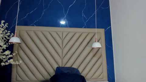 ibbie_ online show from September 22, 12:09 pm