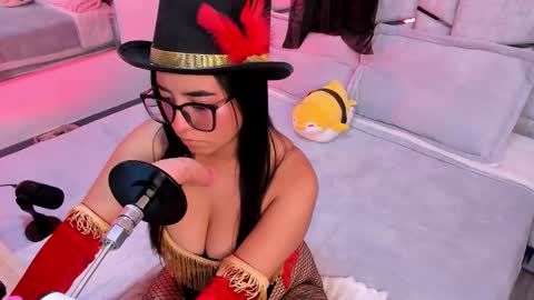 Ibbie Bennett online show from October 31, 4:13 am