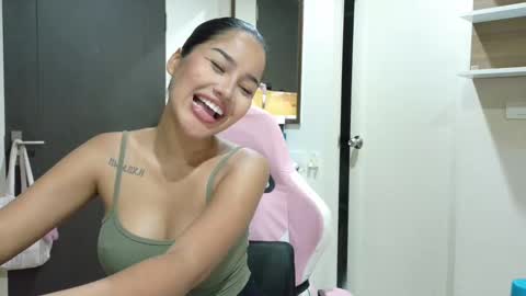 ice_ice_baby__ online show from October 28, 7:26 pm