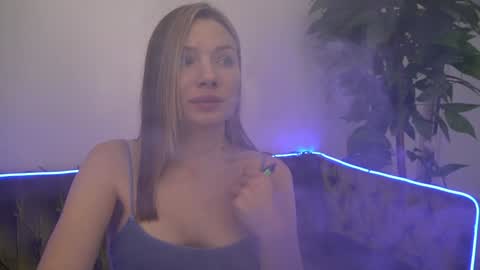 Snapshot of icedanielles chatting on January 14, 5:45 pm Danielle online show from January 14, 5:45 pm