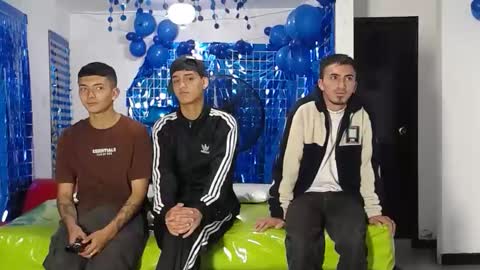 Snapshot of icevermilk chatting on December 30, 6:16 pm THOMAS AND DAMIAND online show from December 30, 6:16 pm