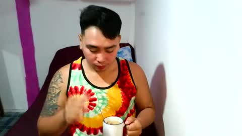 Snapshot of iconic_vince chatting on September 11, 2:29 pm iconic_vince online show from September 11, 2:29 pm