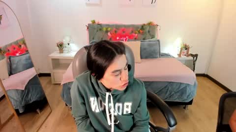 Icy online show from May 16, 11:31 am