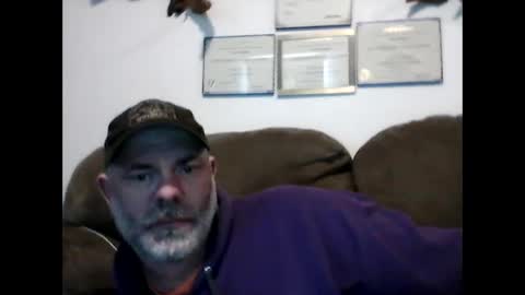 idkwhyidothis348732 online show from February 23, 8:00 pm