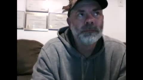 idkwhyidothis348732 online show from March 2, 2:32 pm