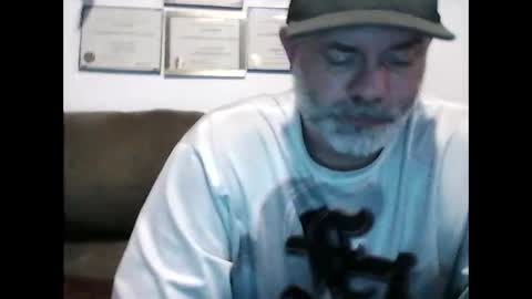 idkwhyidothis348732 online show from February 24, 1:13 am