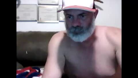 idkwhyidothis348732 online show from November 18, 12:24 am