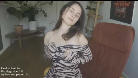 Belle online show from October 12, 1:15 pm