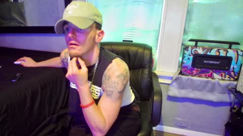 Amiri Roue online show from January 14, 6:17 pm