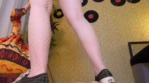 Emmy  help me reach 100 thumbs up online show from September 25, 3:08 pm