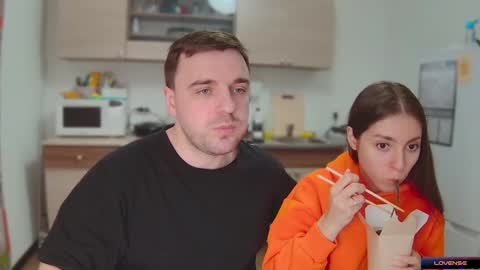 Julia and Mira online show from January 3, 5:20 pm
