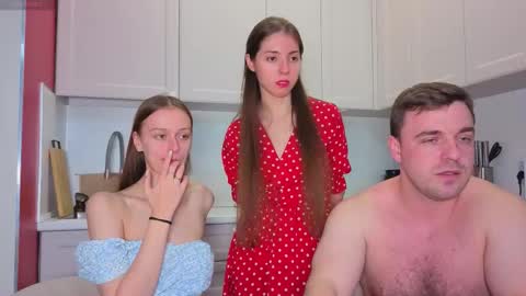 Julia and Mira online show from October 28, 12:50 pm