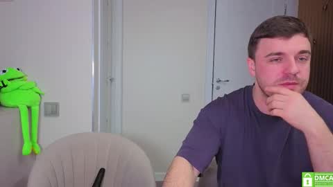 Julia and Mira online show from February 7, 8:23 pm