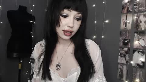 iiiiiiis online show from June 3, 12:46 am