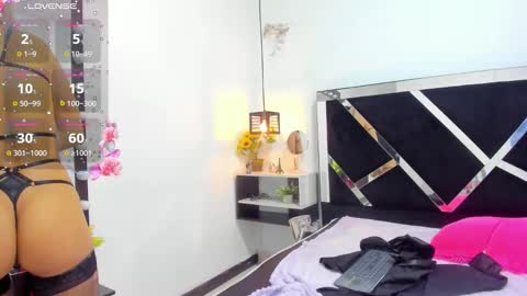 Isabella online show from October 11, 2:00 pm