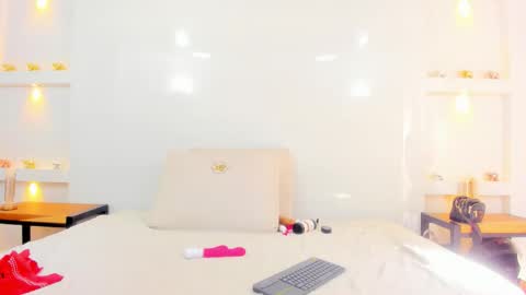 ikia lopez online show from November 22, 8:18 pm