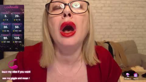 Snapshot of ilariacetoi chatting on February 23, 3:35 am IlariaCetoi online show from February 23, 3:35 am