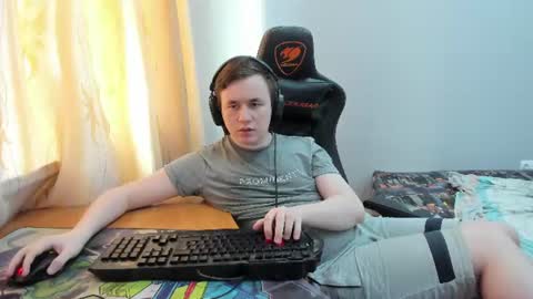 iliaskris online show from June 25, 3:36 am
